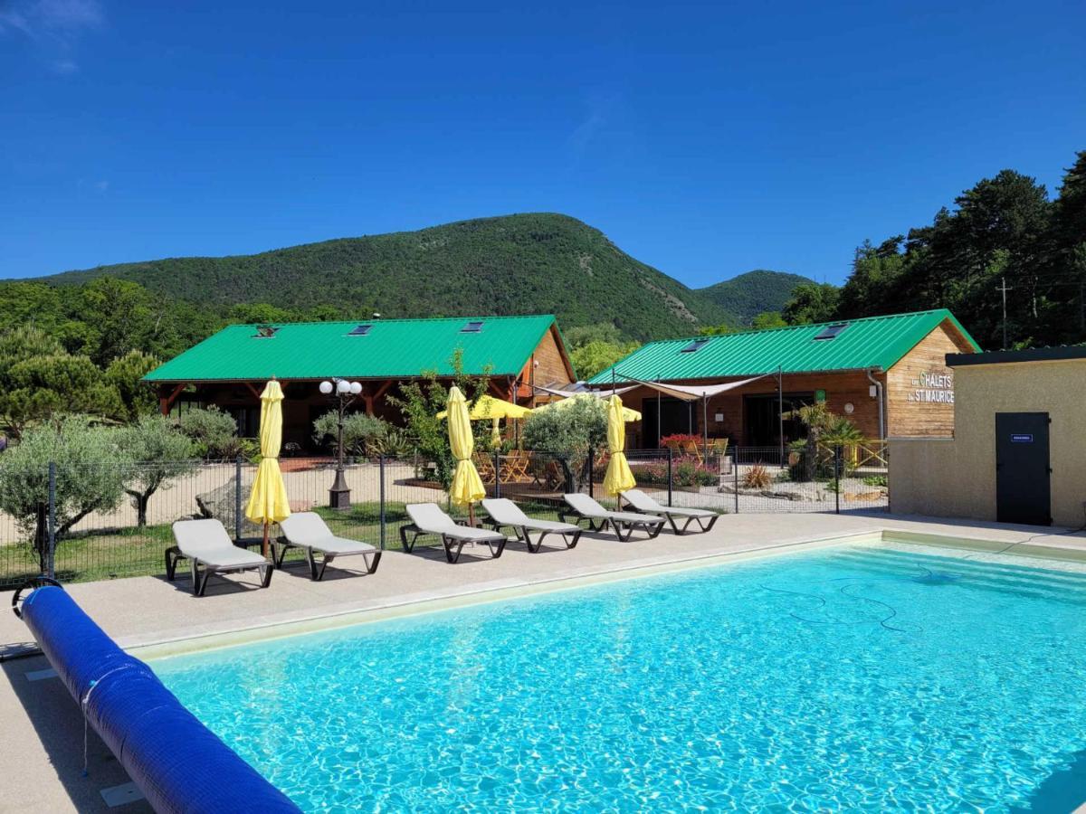Les Chalets De Saint Maurice Dieulefit Bagian luar foto